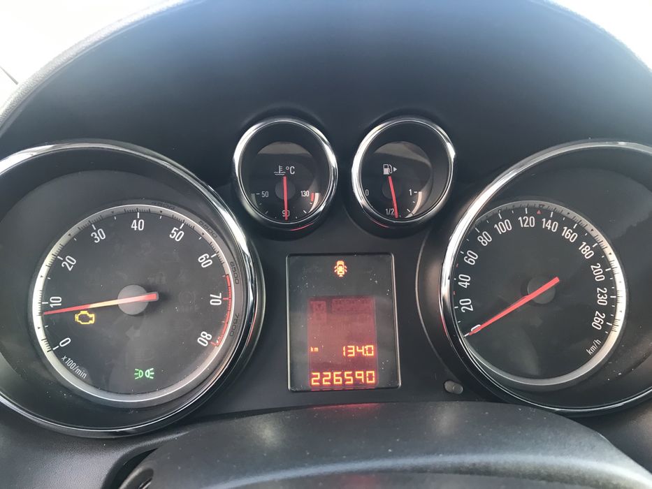 Opel Astra J an fabricatie 2011 cu GPL