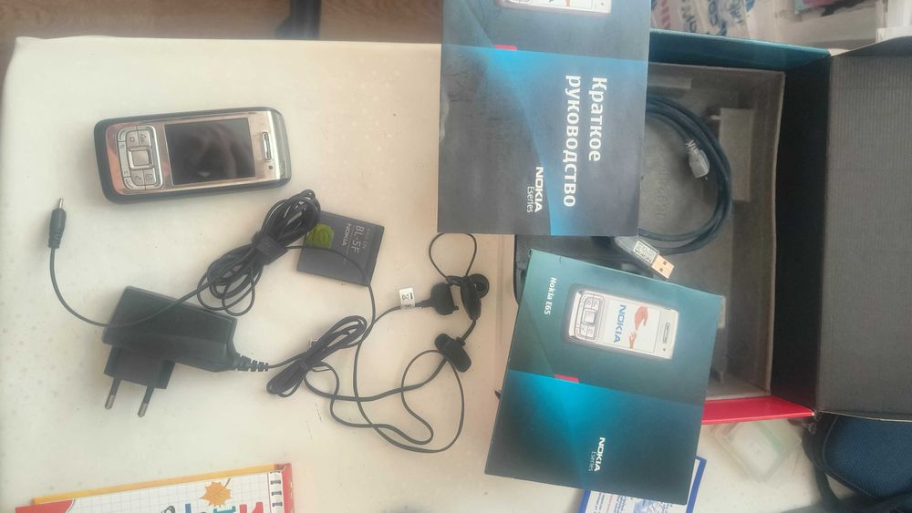 Сотовый телефон Nokia E65
