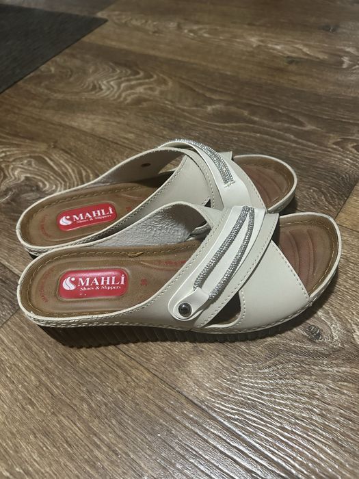 Продам женскую обувь