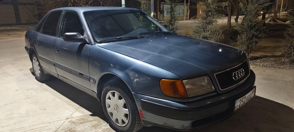 Машина ауди 100 сатылад