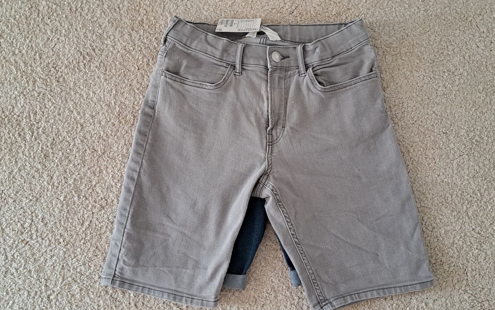 Lot blugi pantaloni scurti marimea 12-13 ani hm