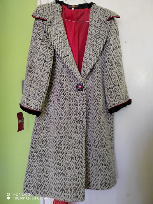 Вълнено елегантно палто