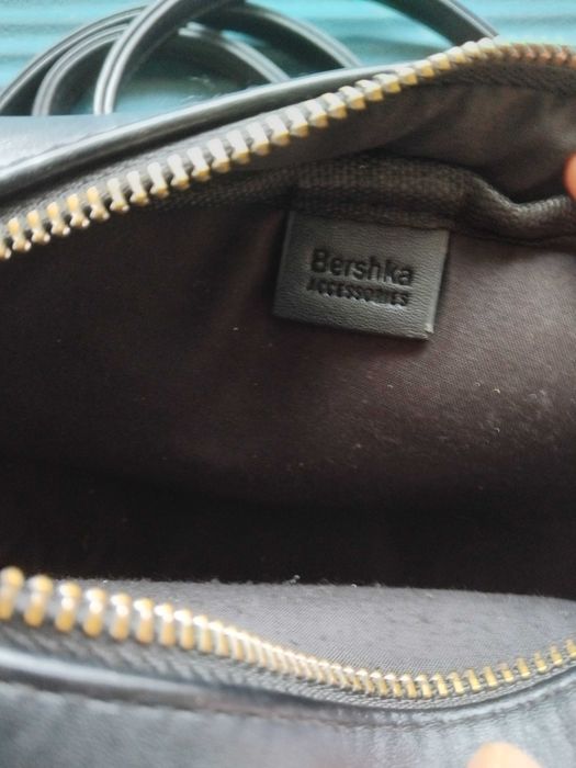 Bershka дамска чантичка