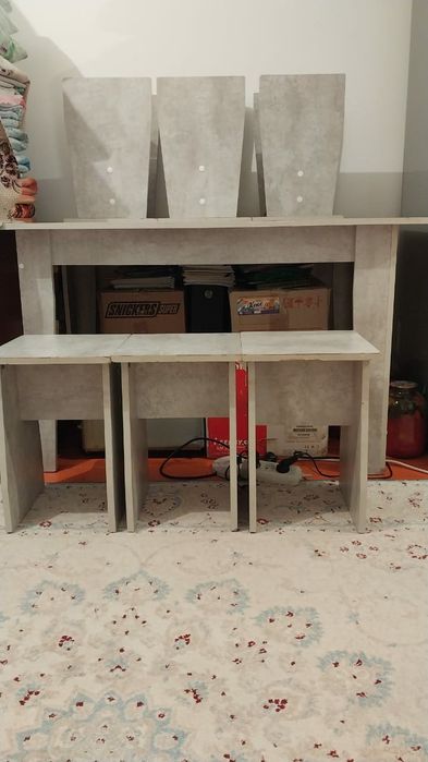 Кухонный стол комплект