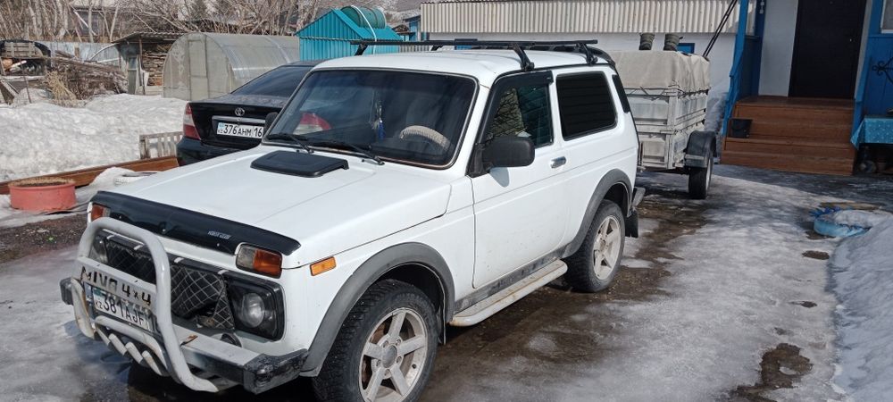 Нива с прицепом 21213