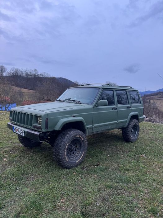 Vând jeep Cherokee xj 2.5 td Vm