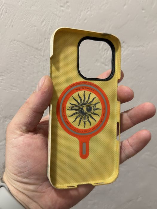 Продам чехол kapura Pitaka iphone 16 pro