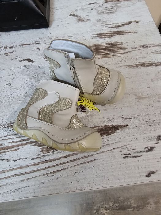 Сладки бебешки обувки буйки