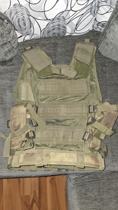 Тактически елек с модули