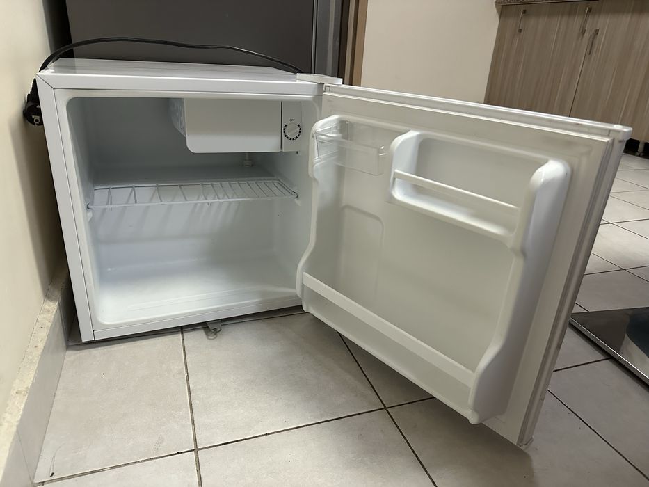 Продам мини холодильник