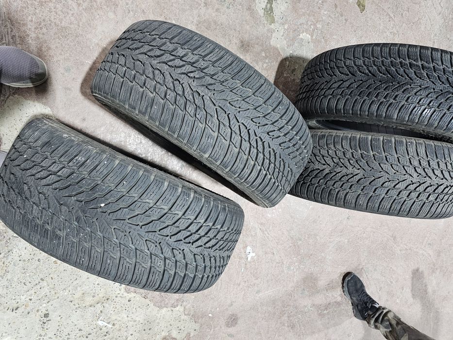 De vanzare cauciucuri Nokian  iarna 235/50/R17