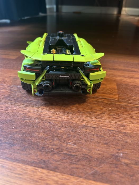 LEGO Technic 42161 Lamborghini Huracán Tecnica – completă, stare foarte bună