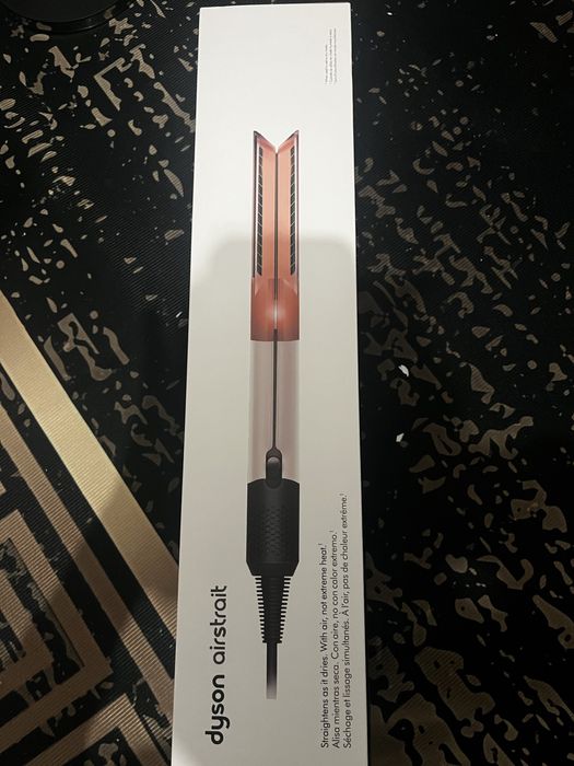 Продам утижок Dyson новый