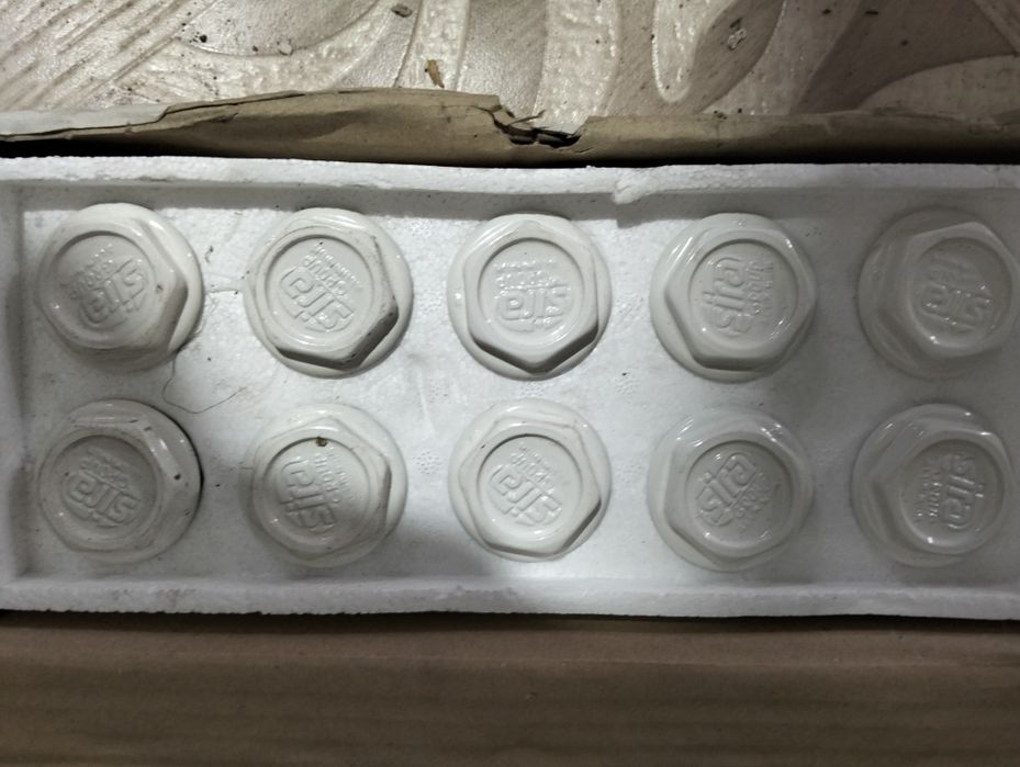 Продам заглушки на радиаторы.