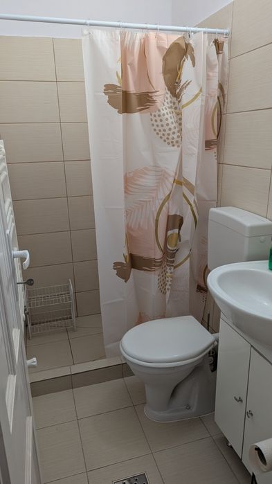 Dau în chirie apartament cu o camera