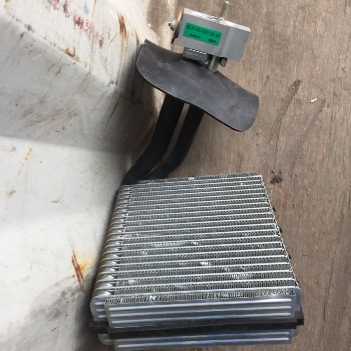 Испаритель кондиционера с расшир. клапаном Мерседес W168