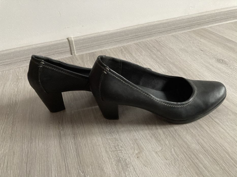 Распродажа обуви по 1500 т