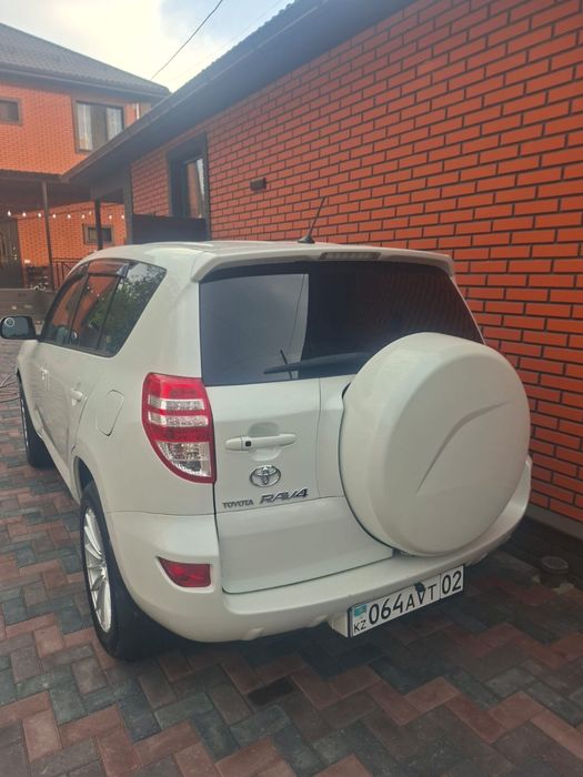 Продам Toyota RAV4