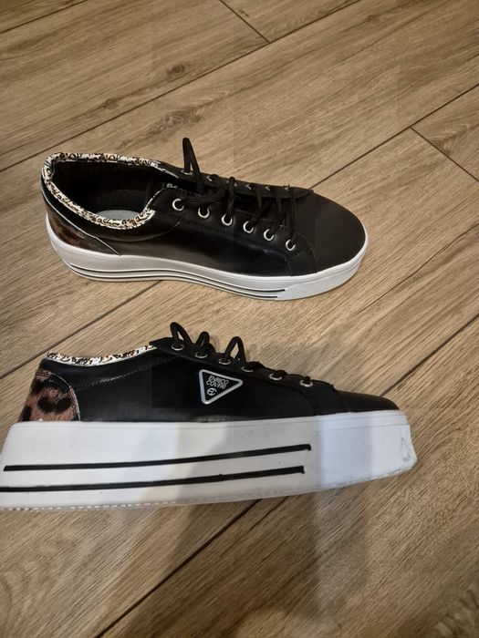 Сникърси Enrico Coveri