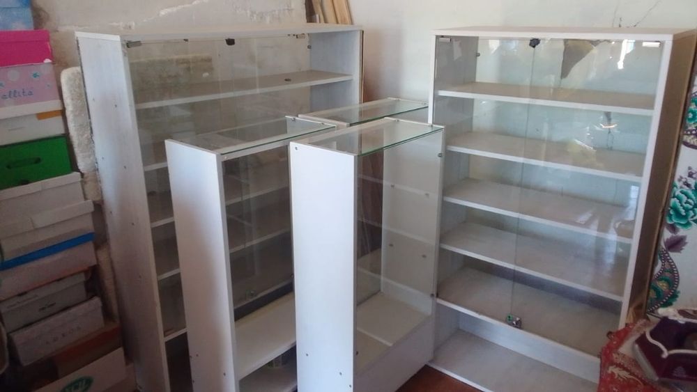 Продам витрины разные