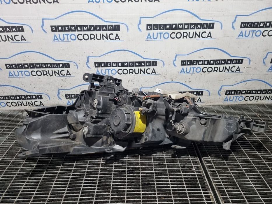 Far Dreapta Citroen C - Crosser 2007 - 2012 SUV 4 Usi (1277) Xenon