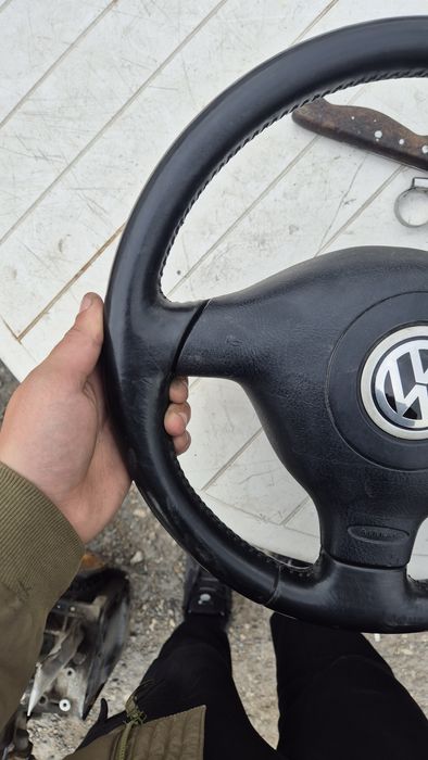 Оригинален Три лъчев Волан за Голф 4 Бора