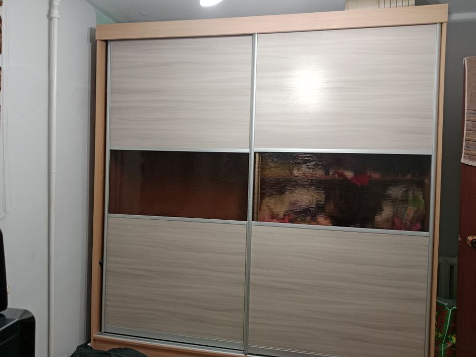 Продам шкаф-купе, состояние нормальное. Цена 30, дог. Не разобрано