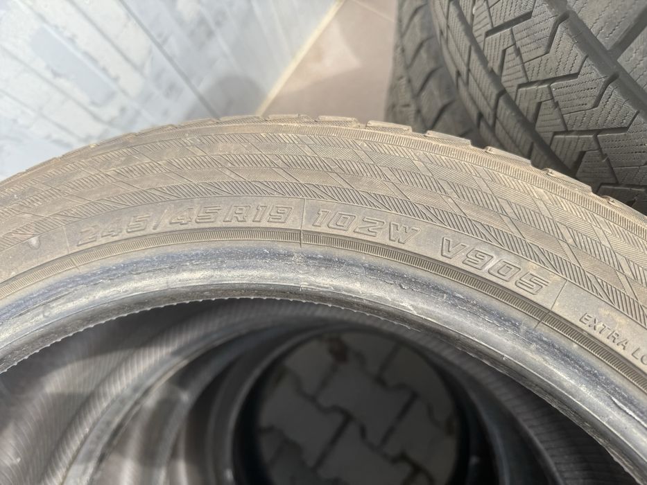 4бр Зимни гуми Yokohama 245/45/19 със 275/40/19 DOT2323