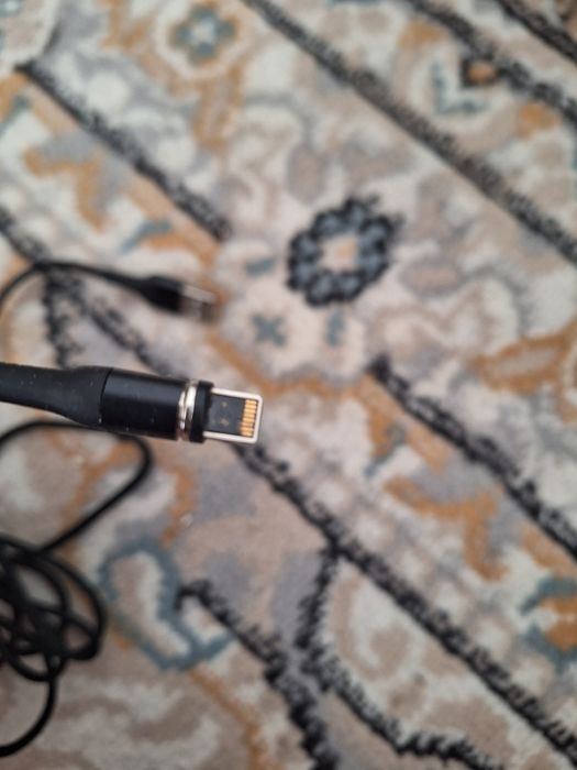 Срочно продам два кабеля для смартфона