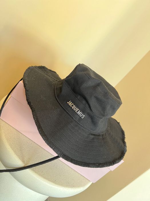 Дамска шапка JACQUEMUS