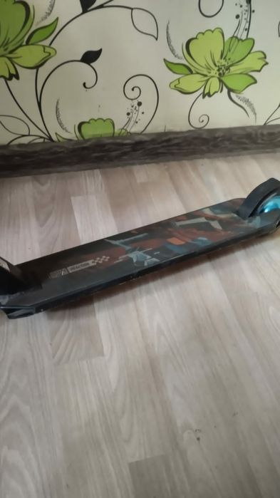 продам трюковой самокат для 12-14 лет