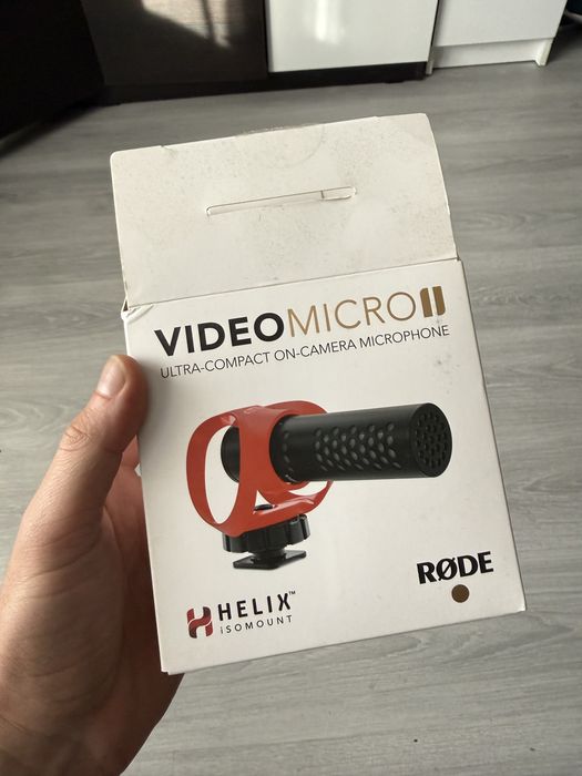 Sony A6300 + Microfon RODE nou + 3 acumulatori