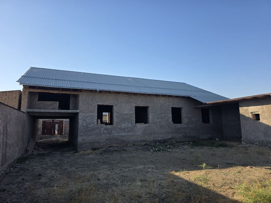 Uy uchastka sotiladi