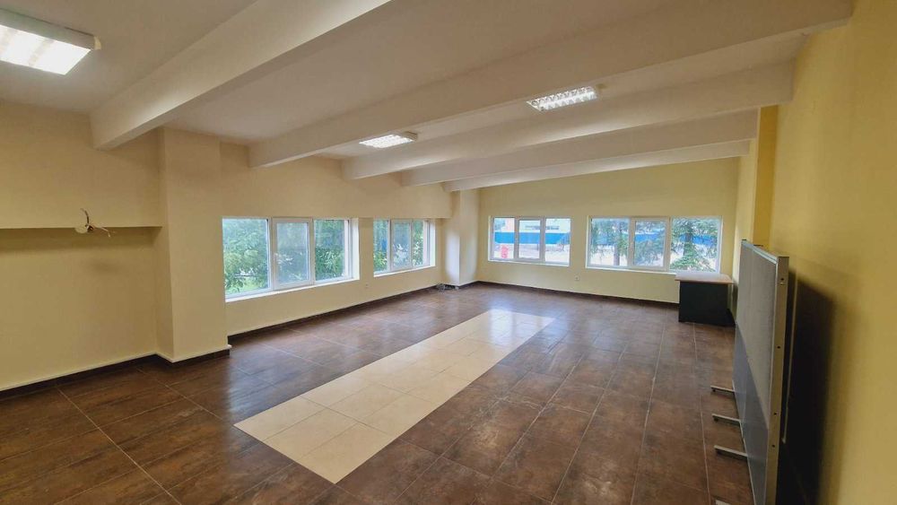 Дава се под наем Офис в с. Церово, Област София-област - 51 кв.м за 173.4 € - Снимка #1