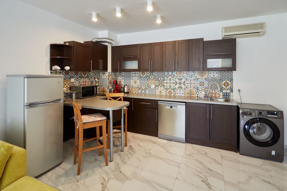 Дава се под наем Тристаен апартамент в с. Равда, Област Бургас - 130 кв.м за 2295 € - Снимка #12