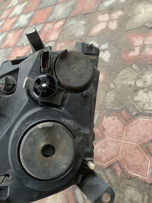 Фара левая Рено Дастер