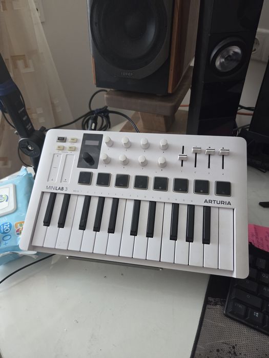 миди клавиатура Arturia  minilab3
