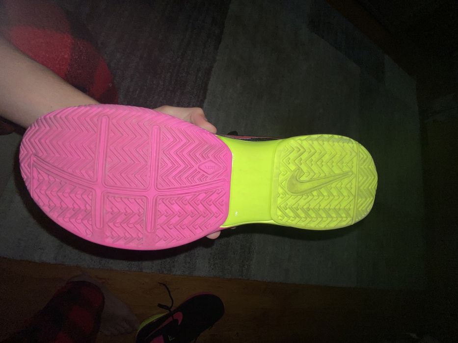 Adidasi Nike tenis
