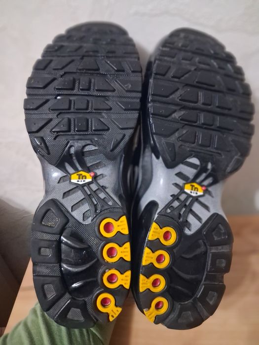 Продаю кроссовки nike