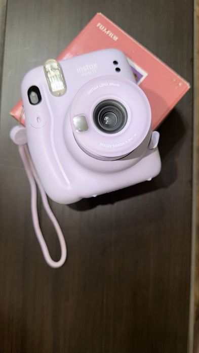 Продам instax mini 11