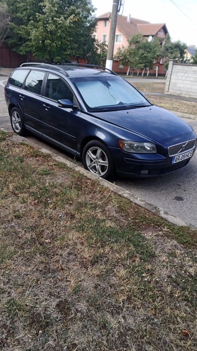 Vând Volvo v 50 ,2005 ,2000cm,c.138 cp,120kw.3007 km.