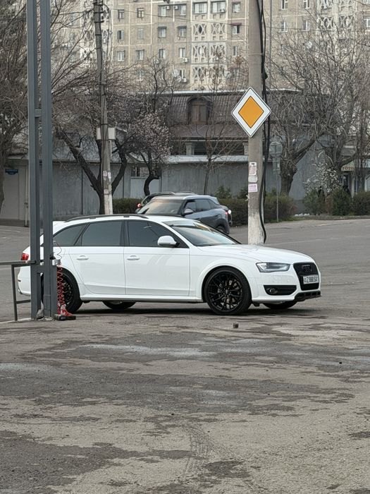Прдаю свою Audi Вагон А4 quattro Allroad