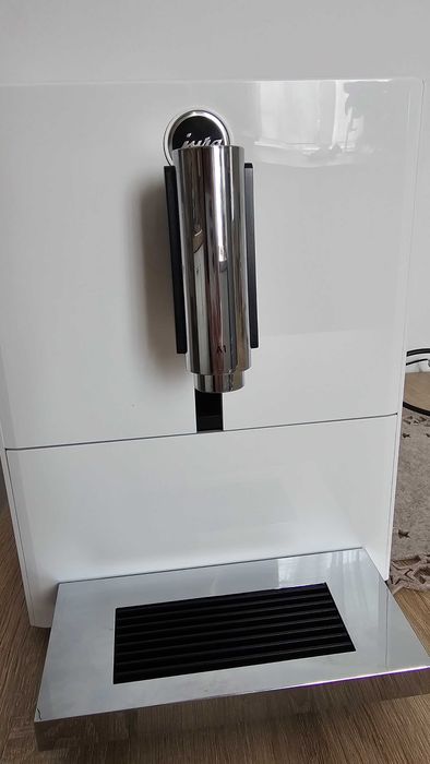 Espressor automat Jura A1 White – ca nou, folosit de max. 10 ori