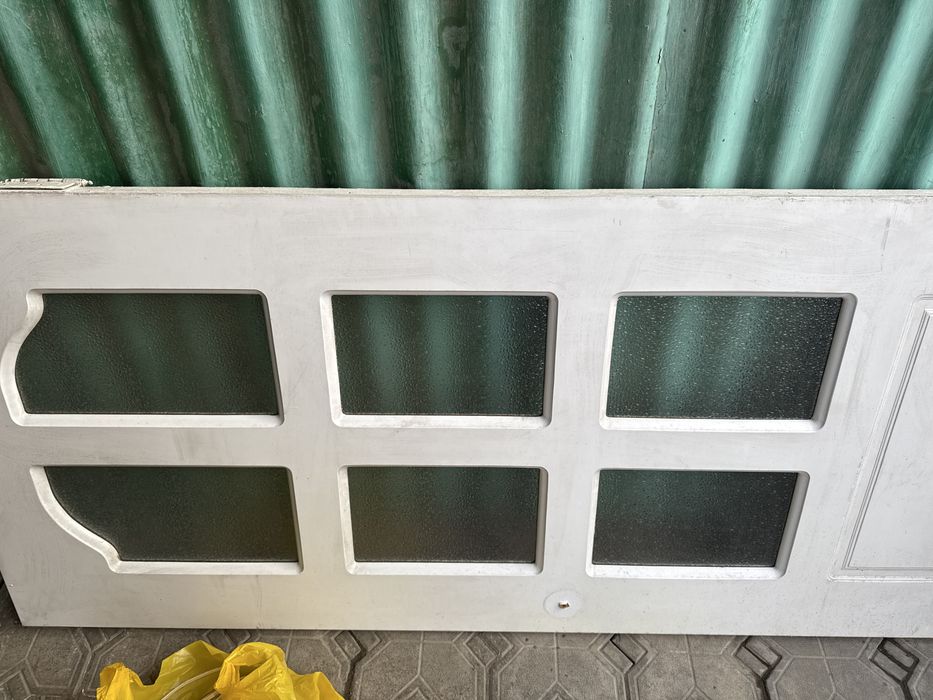 Отдам дверь деревяная