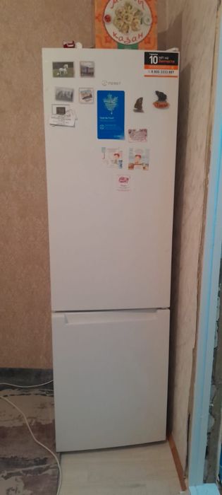 Продам холодильник Indesit