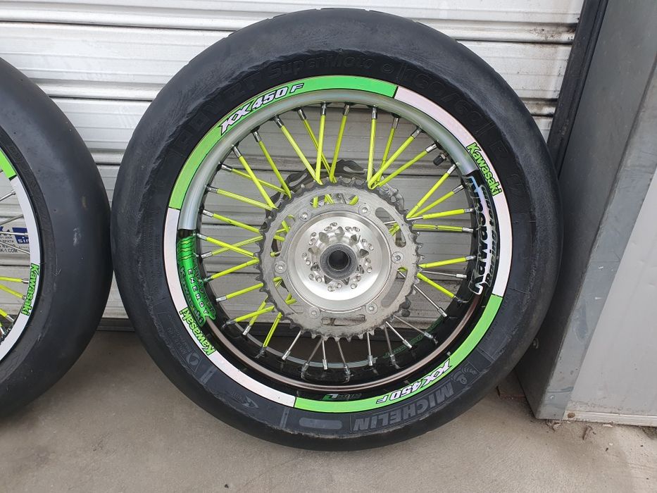 Универсални капли за Супер мото с гуми