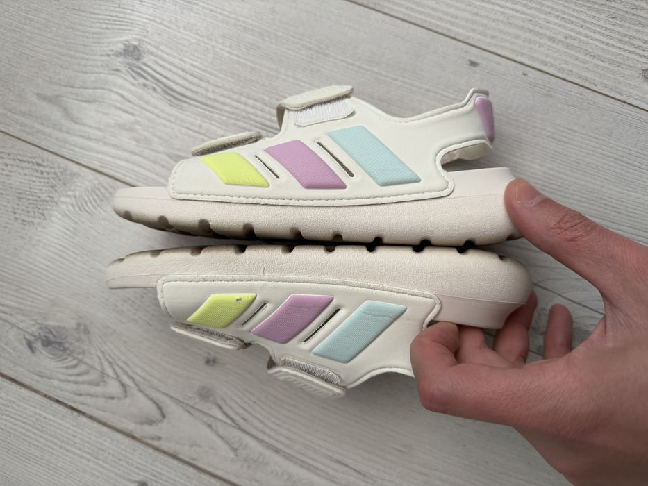 Оригинални сандали Адидас номер 33 с подарък сандали Mat Star номер 33