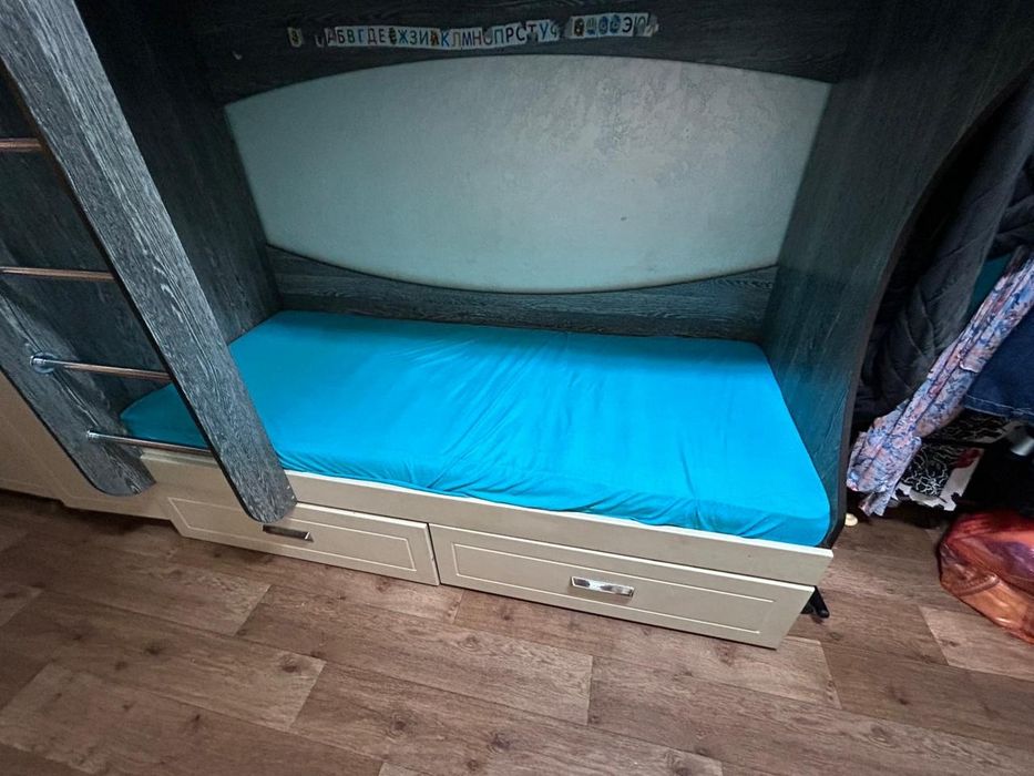Продам двухъярусная кровать