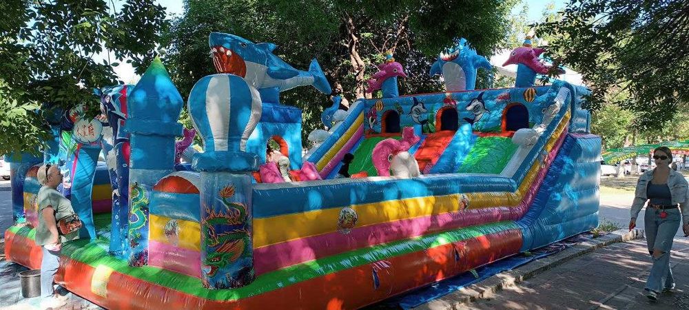 Детский актракцион Надувной батут 10 на 6