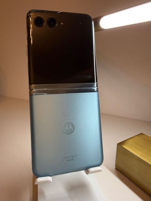 Motorola Razr ULTRA 8 / 256 GB / BLUE